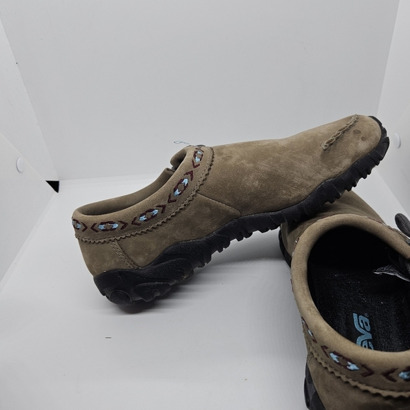 Teva Moki embroidered nubuck mocassins brown size 8 - Picture 7 of 10